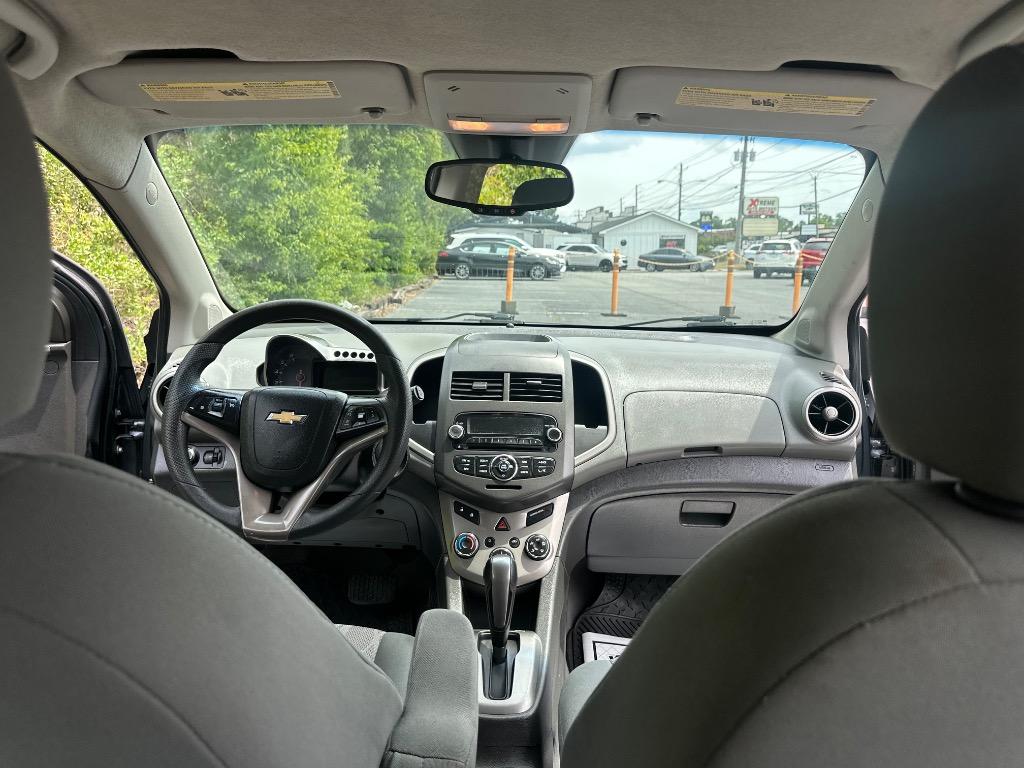 2013 Chevrolet Sonic LT - Photo 17