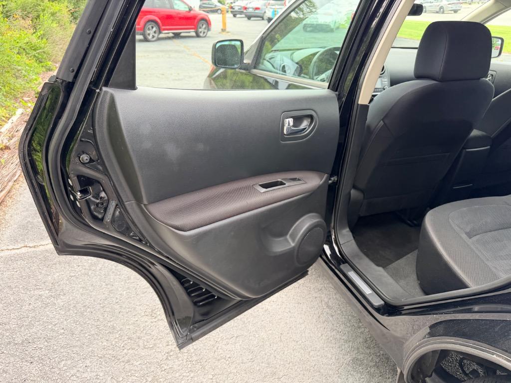 2015 Nissan Rogue Select S - Photo 22